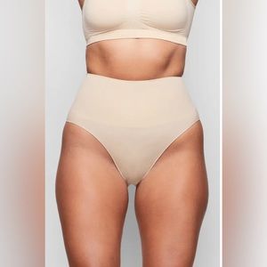 Skims Core Control Briefs S/M